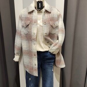 Plaid Button-Up Shacket Charlie B brand
Size small